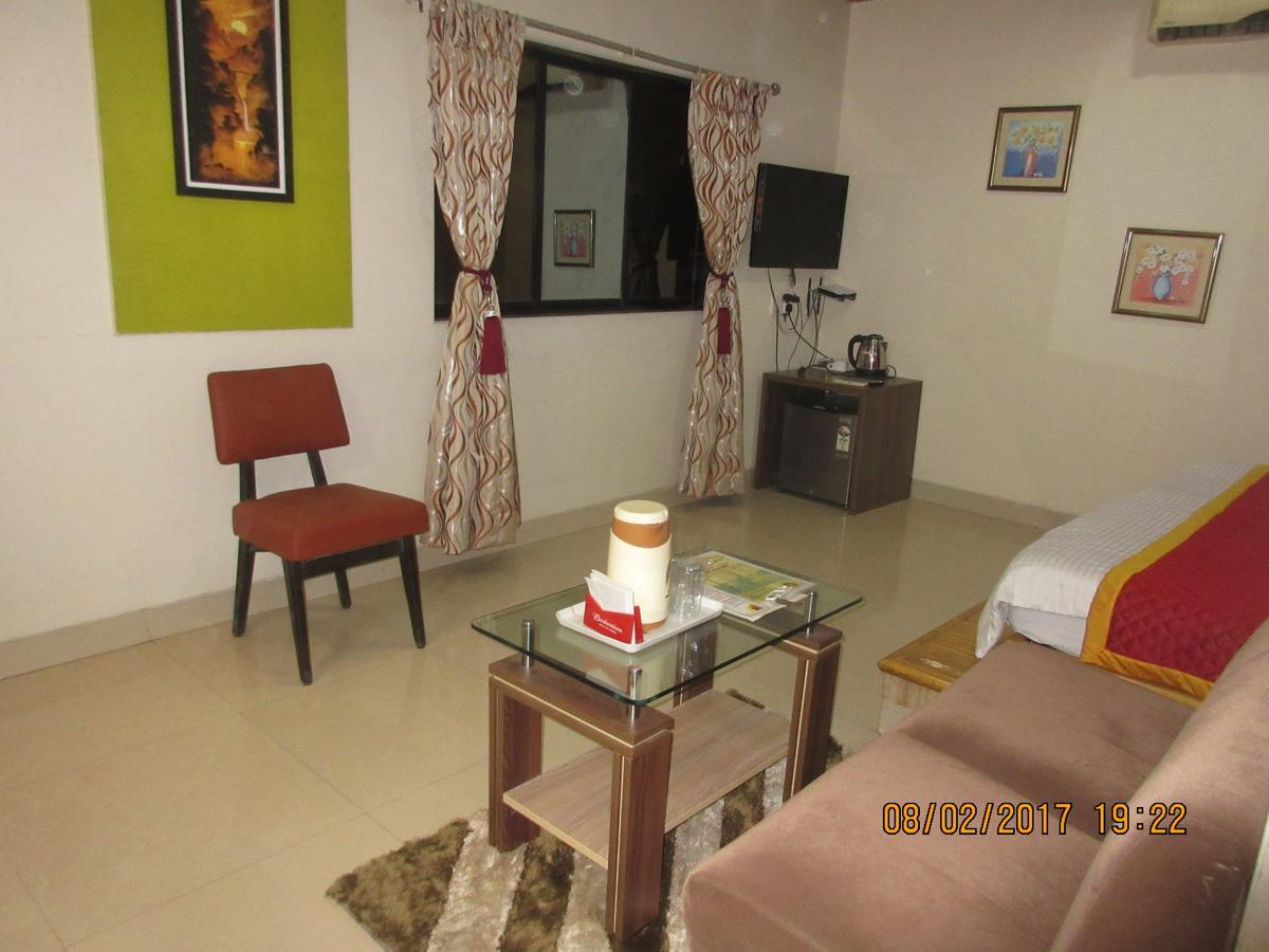 Hotel Panchratna Panvel Zewnętrze zdjęcie