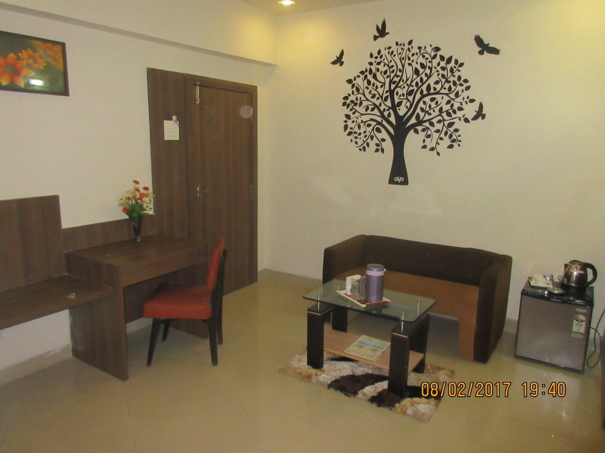 Hotel Panchratna Panvel Zewnętrze zdjęcie
