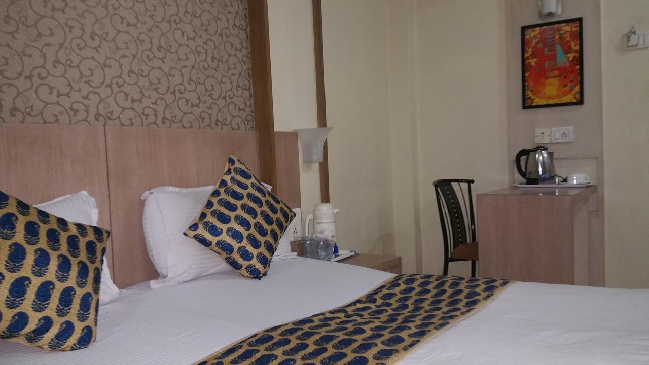 Hotel Panchratna Panvel Zewnętrze zdjęcie